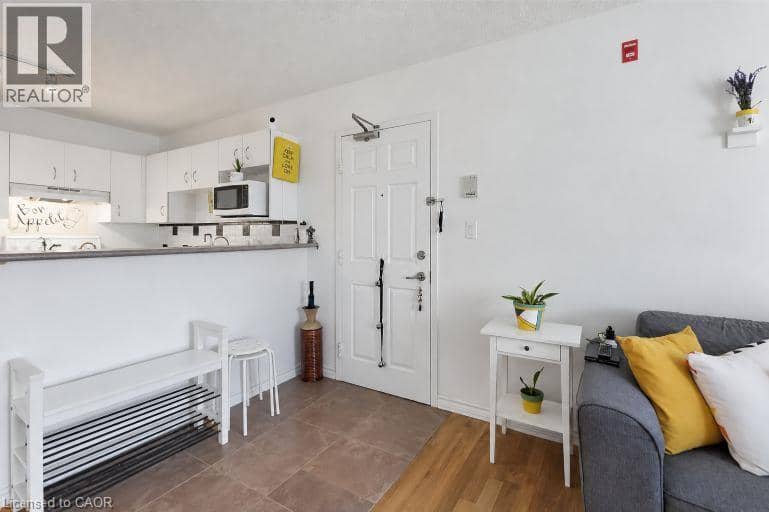 4025 KILMER Drive Unit# 310 — photo 4 of 22