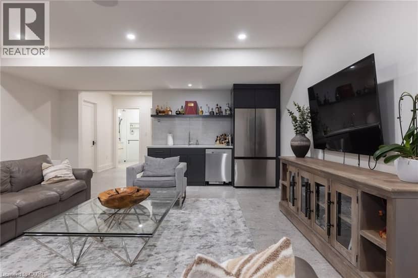 540 PATRICIA Drive — photo 35 of 40