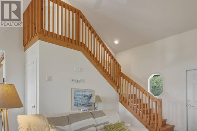 2129 Centre Line RD — photo 13 of 40