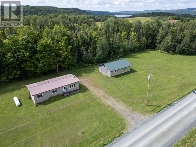 2129 Centre Line RD — photo 39 of 40