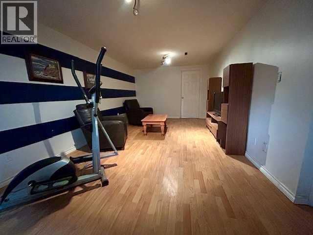 5205 50 Avenue — photo 9 of 14