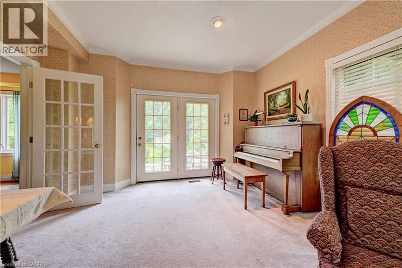 11 LORRAINE Drive — photo 9 of 40