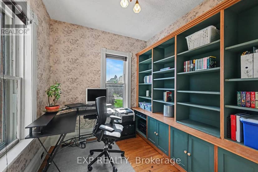 122 Clarence Street — photo 23 of 30