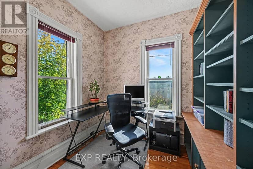 122 Clarence Street — photo 24 of 30