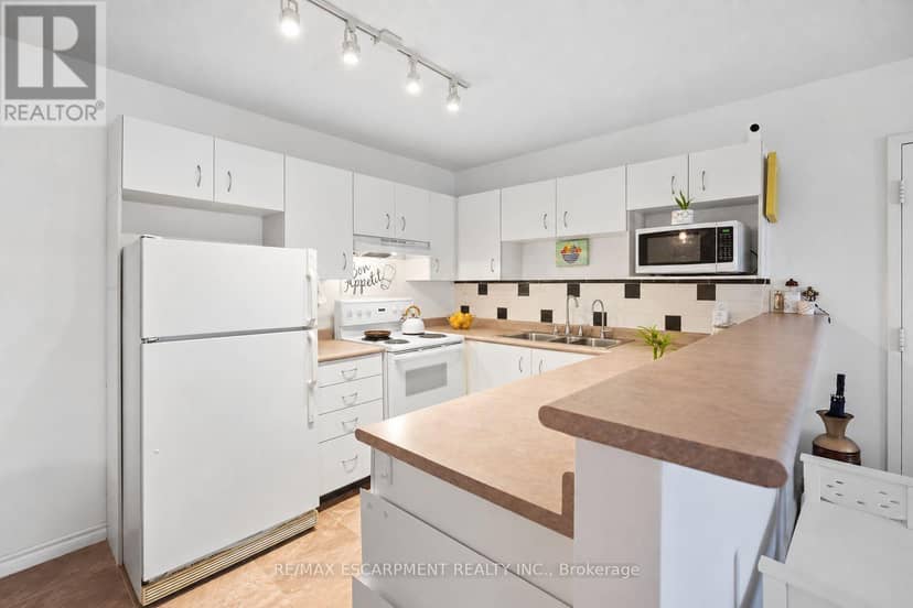 310 - 4025 Kilmer Drive — photo 10 of 22
