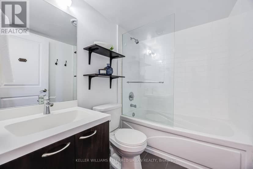 1006 - 500 St Clair Avenue W — photo 13 of 28