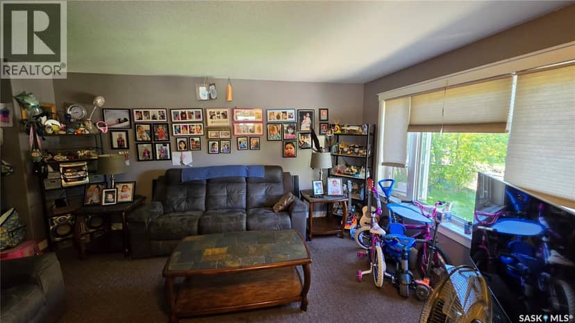 463 Halifax STREET, Regina, photo 2