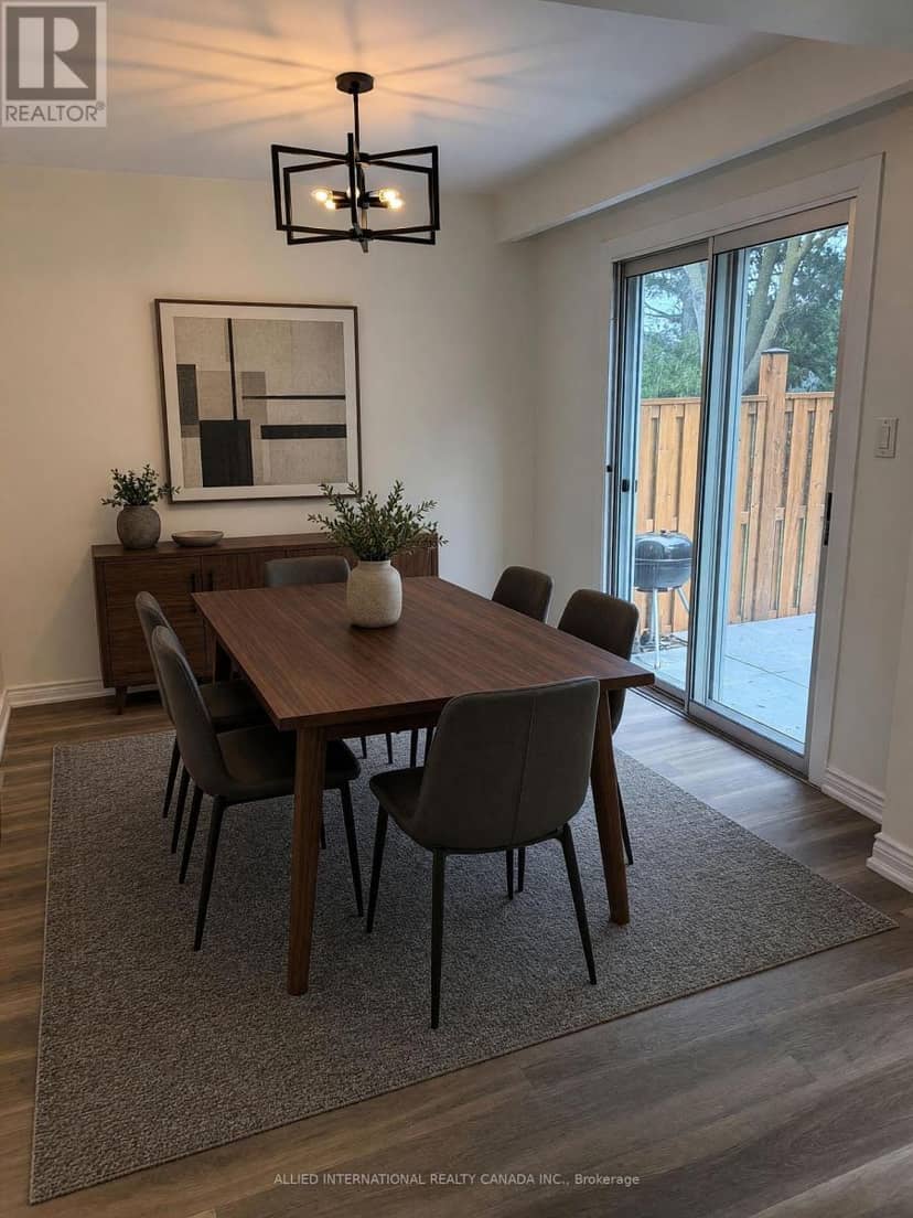 6 Aberfeldy Crescent — photo 14 of 40
