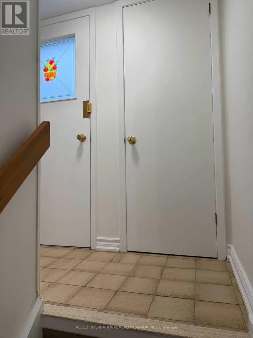 6 Aberfeldy Crescent — photo 18 of 40
