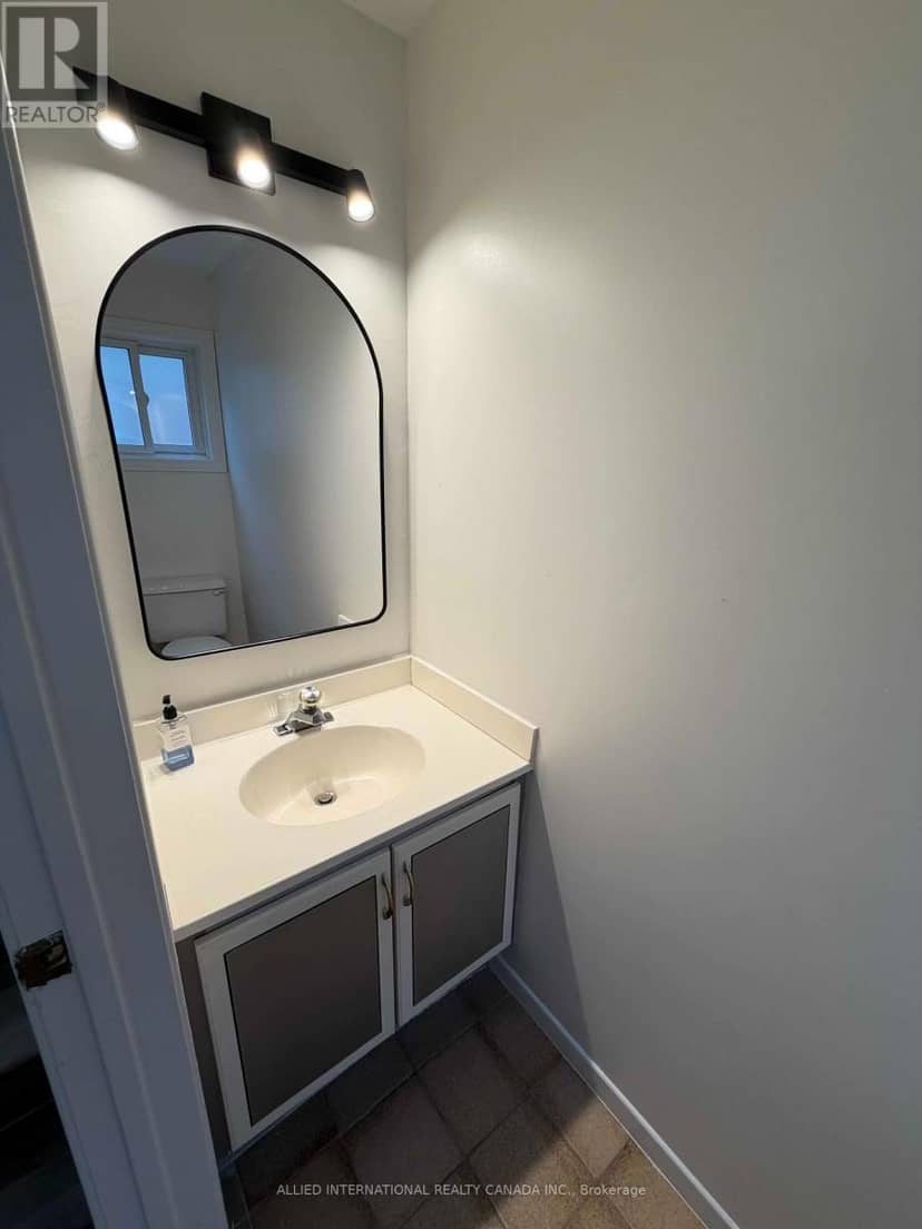 6 Aberfeldy Crescent — photo 21 of 40