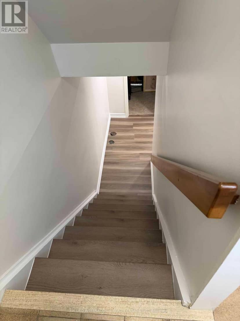 6 Aberfeldy Crescent — photo 23 of 40