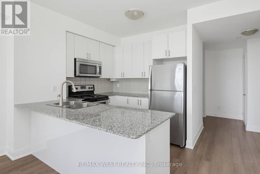 605 - 2900 Highway 7 — photo 14 of 32