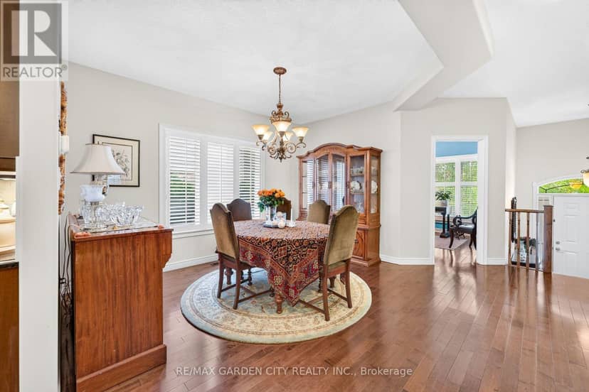 18 Heathcote Court, Grimsby, photo 8