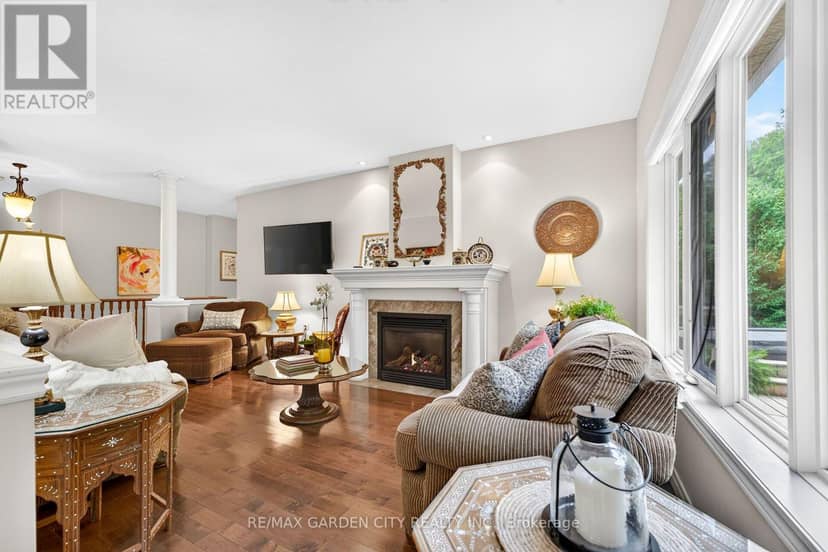 18 Heathcote Court — photo 9 of 40