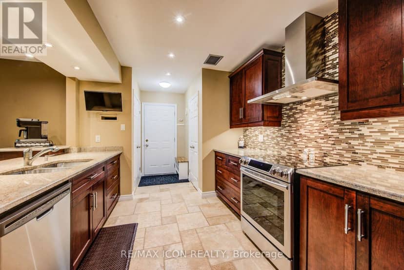 32 - 45 Blue Springs Drive — photo 16 of 40