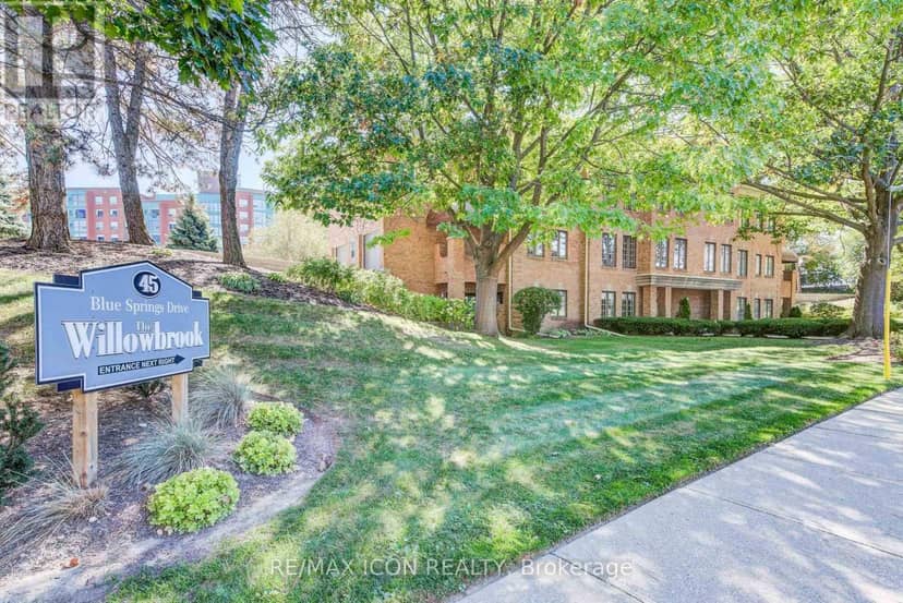 32 - 45 Blue Springs Drive — photo 37 of 40