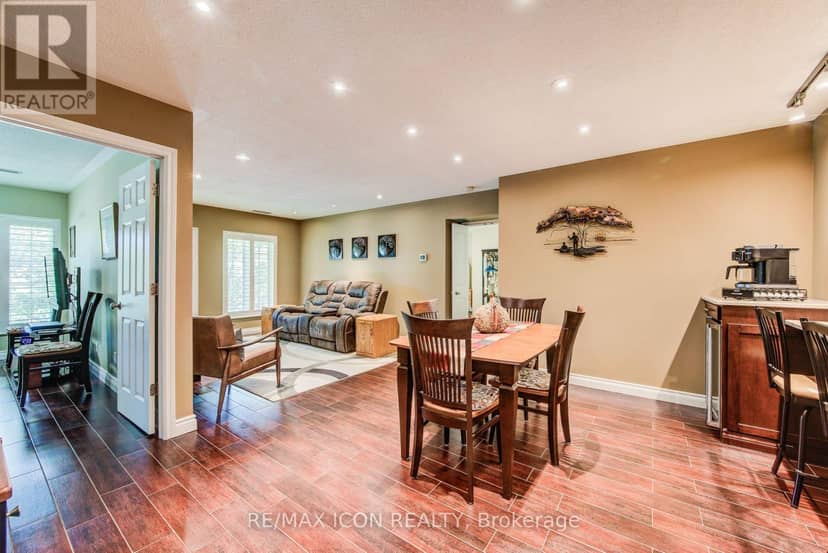 32 - 45 Blue Springs Drive — photo 9 of 40