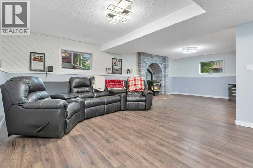 3 Goodacre Close — photo 24 of 35