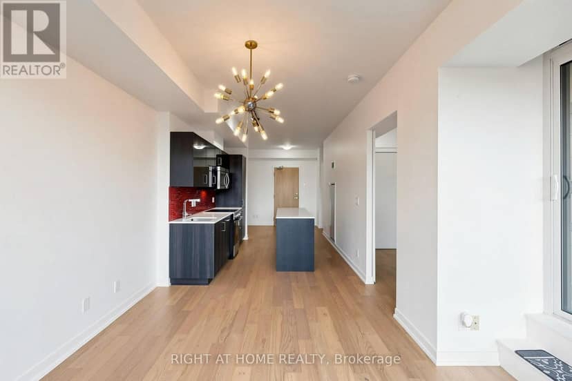 307 - 36 Howard Park Avenue — photo 11 of 40
