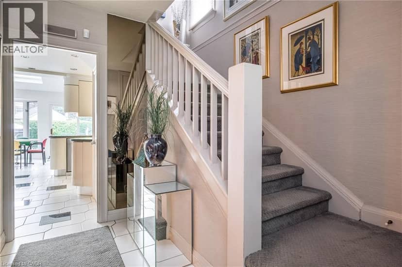 107 BOND Street S, Hamilton, photo 7