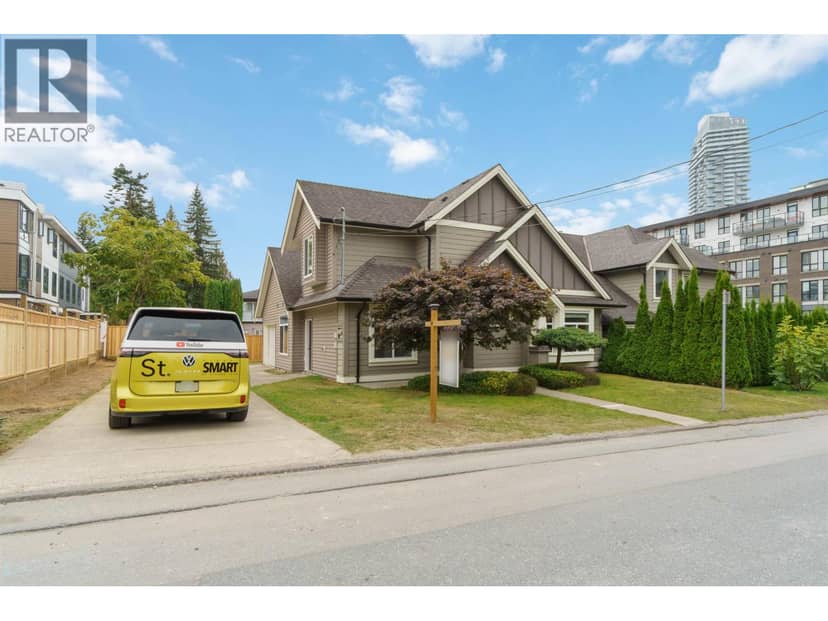 702 GROVER AVENUE, Coquitlam, photo 2