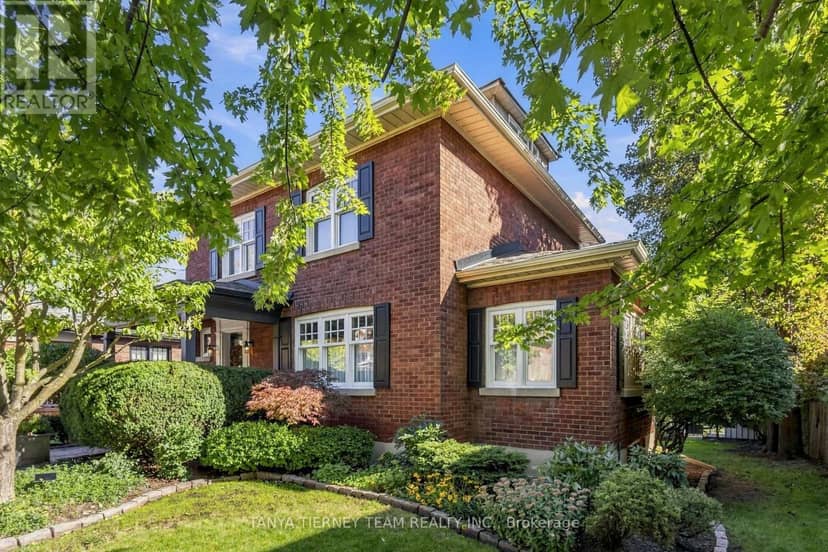 511 Centre Street S, Whitby