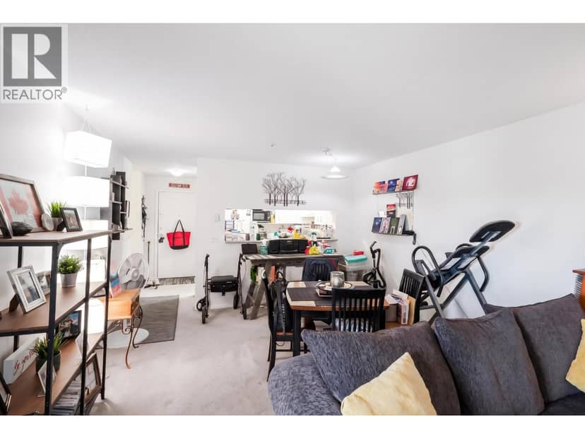 205 723 TWELFTH STREET, New Westminster