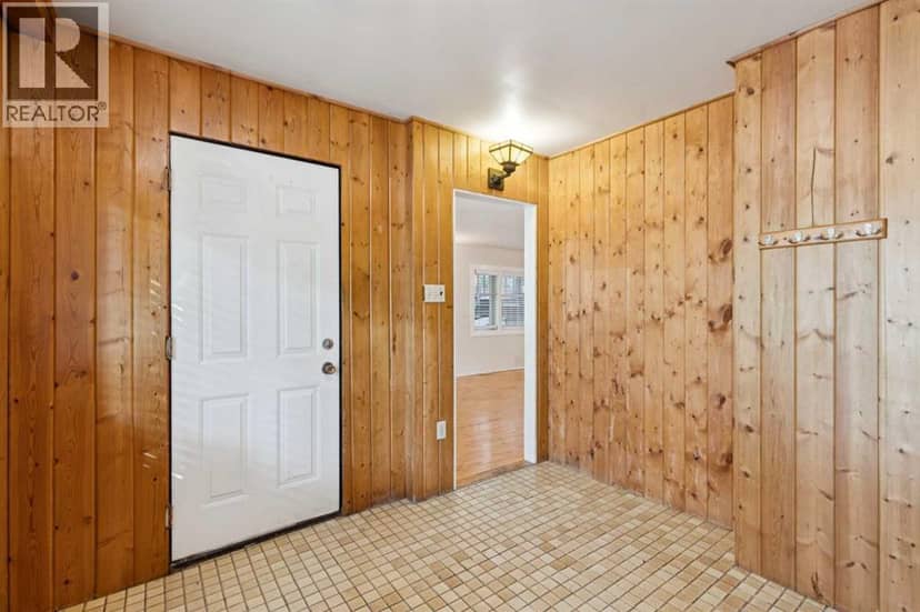 130 30 Avenue NE — photo 14 of 38