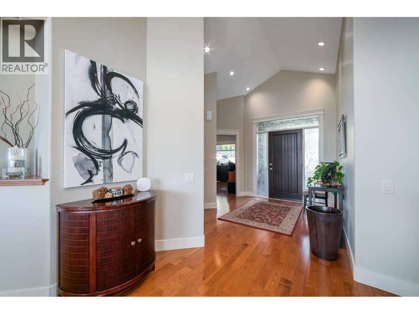 708 Traditions Crescent, Kelowna, photo 3