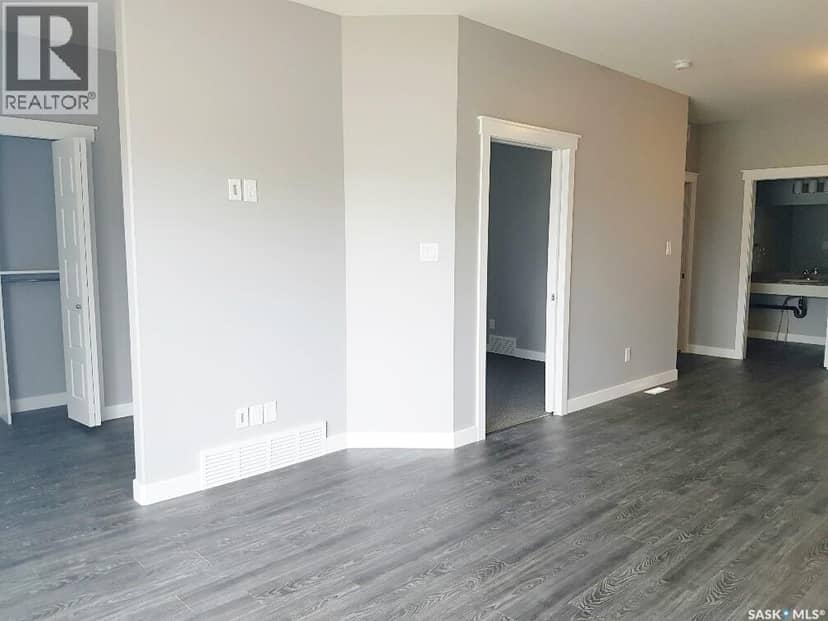 1555 Princess STREET — photo 8 of 38