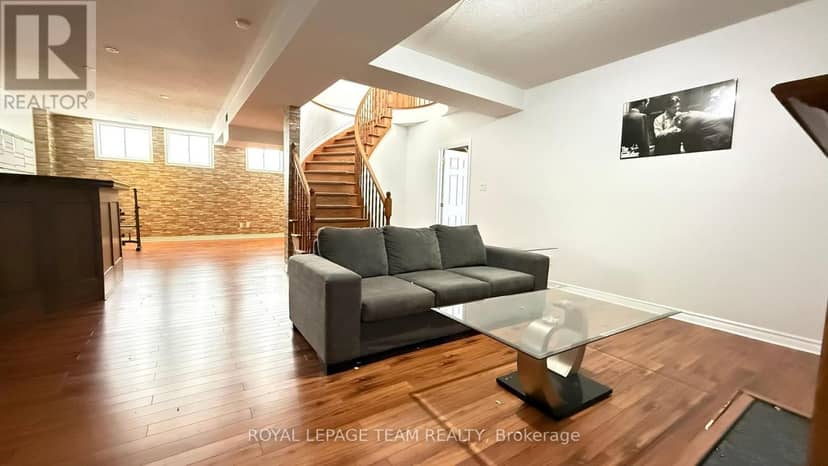 3 Samuel Mann Avenue — photo 35 of 40