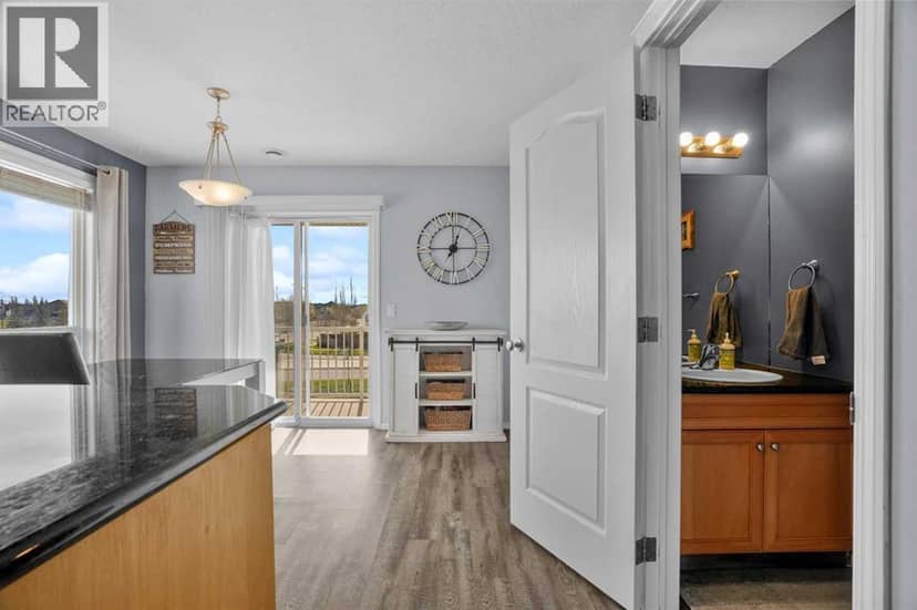 302 Sunrise Terrace NE — photo 12 of 40