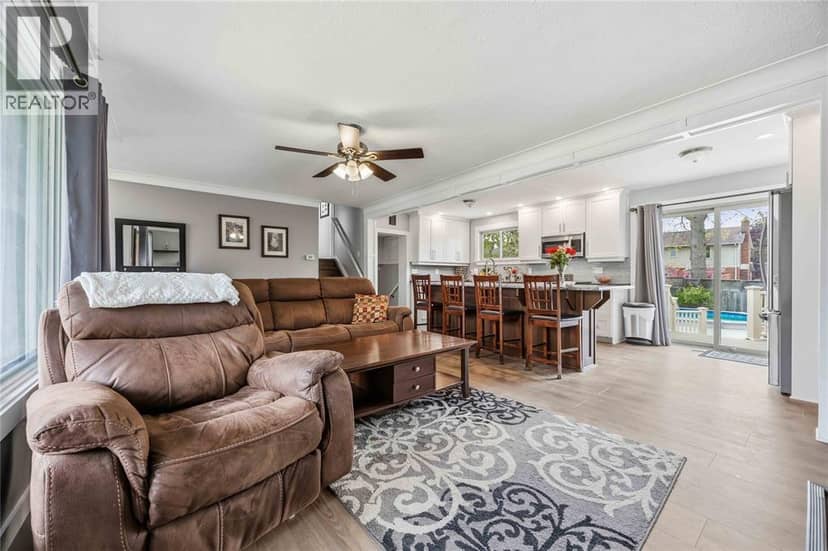 1705 Grace Avenue — photo 7 of 40