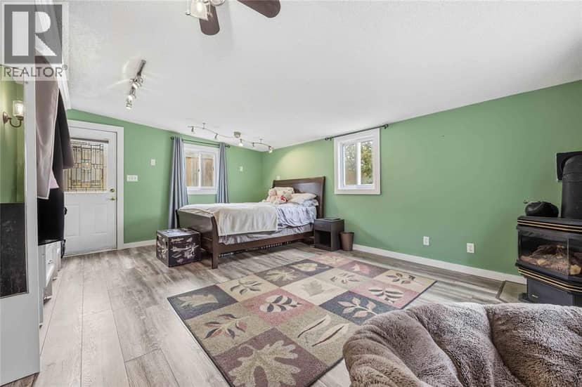 1705 Grace Avenue — photo 21 of 40