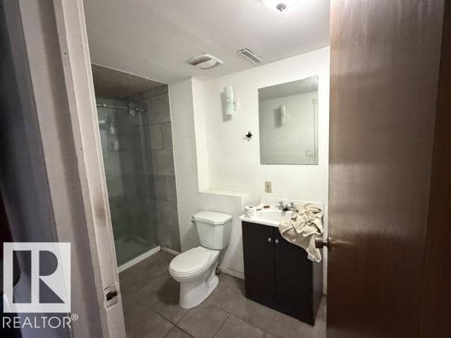 5616 50 AV — photo 11 of 26