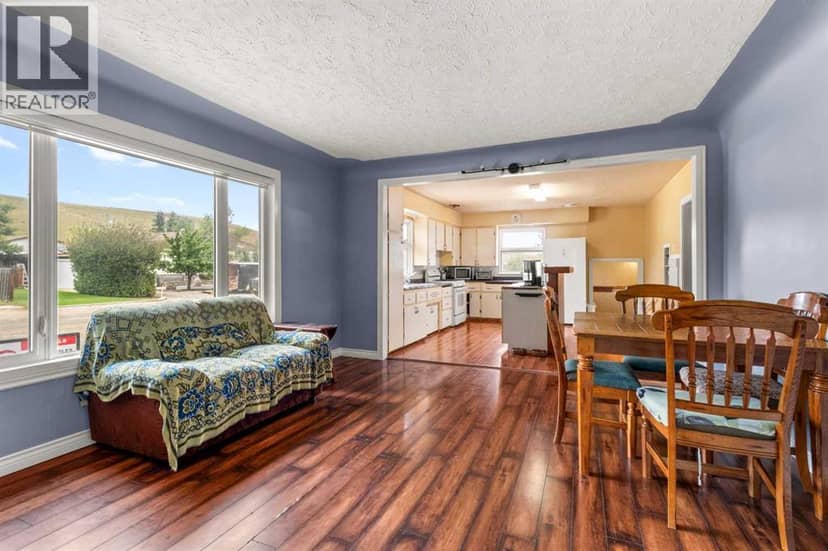 439 Aberdeen Avenue — photo 9 of 32