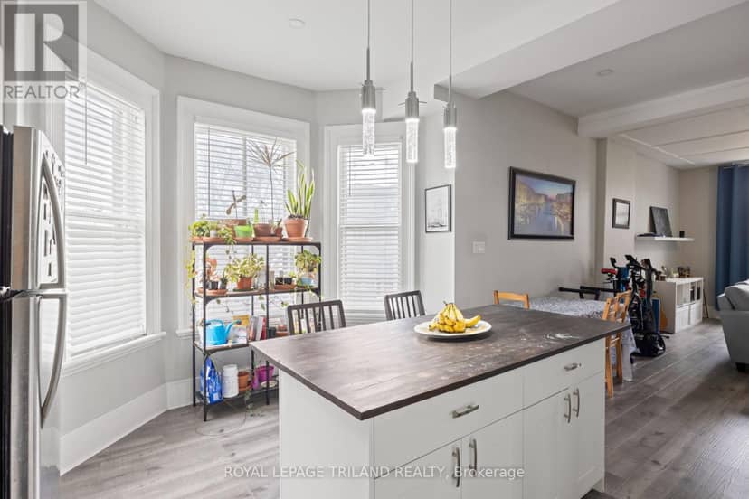 434 Dufferin Avenue — photo 9 of 34