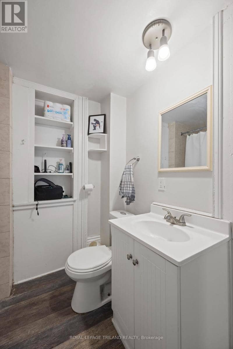 434 Dufferin Avenue — photo 21 of 34