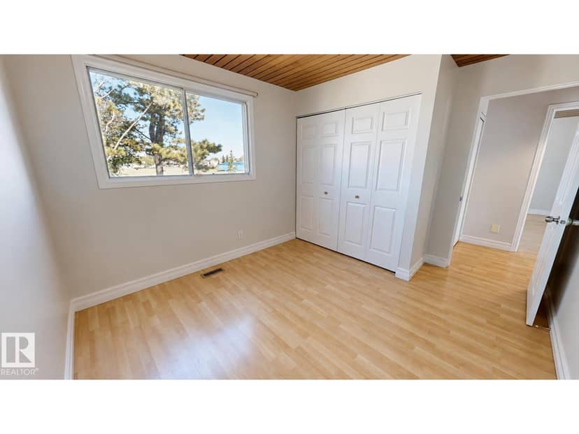 8204 14 AV NW — photo 20 of 40