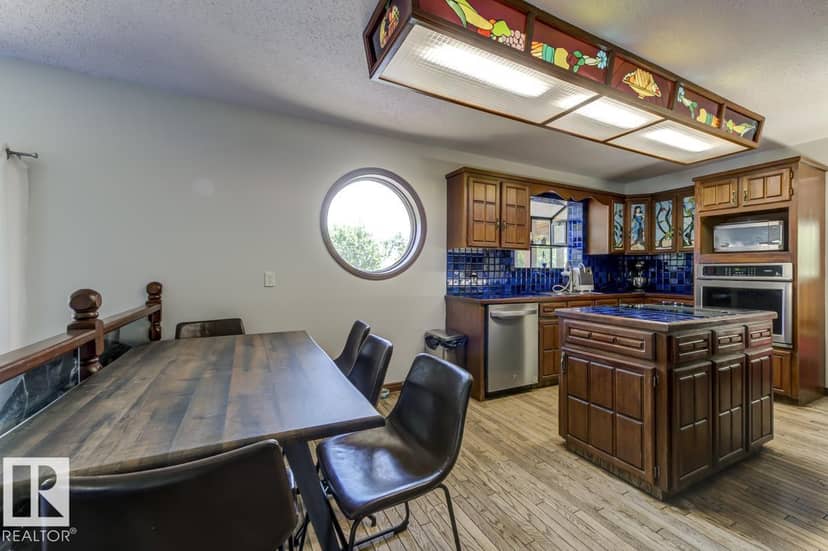 6819 10 Av NW — photo 18 of 40