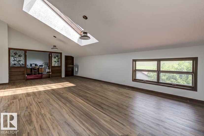 6819 10 Av NW — photo 32 of 40