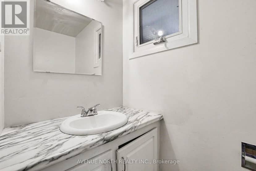 68 Downsview Crescent — photo 12 of 20