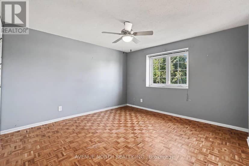 68 Downsview Crescent — photo 13 of 20