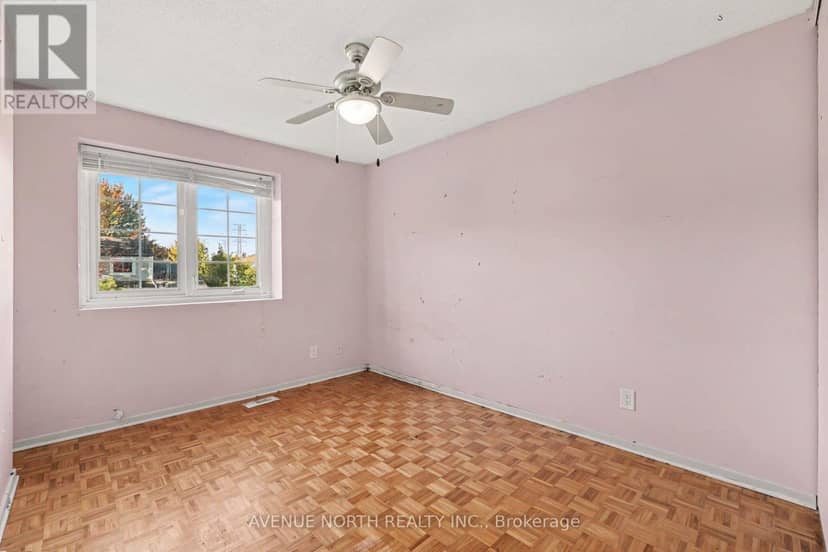 68 Downsview Crescent — photo 15 of 20