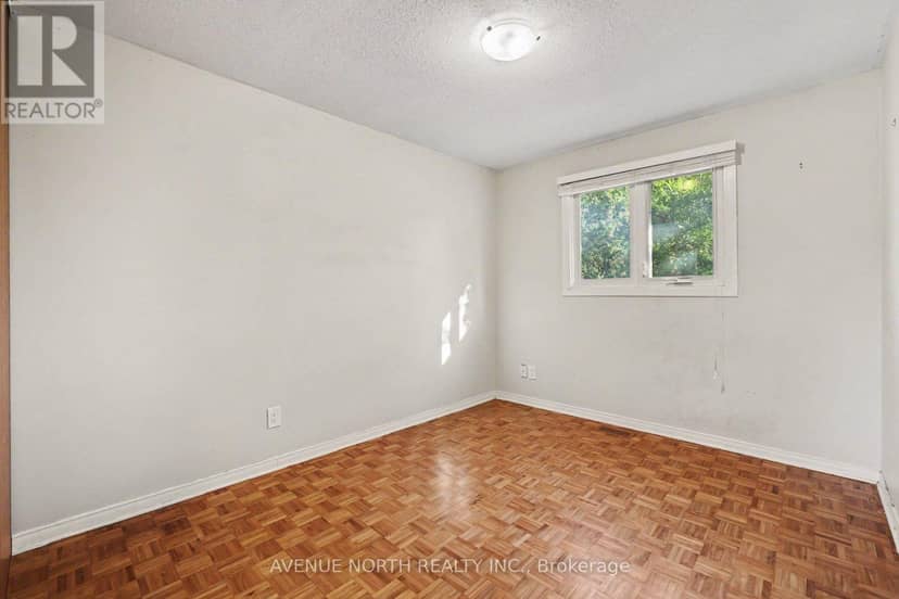 68 Downsview Crescent — photo 16 of 20