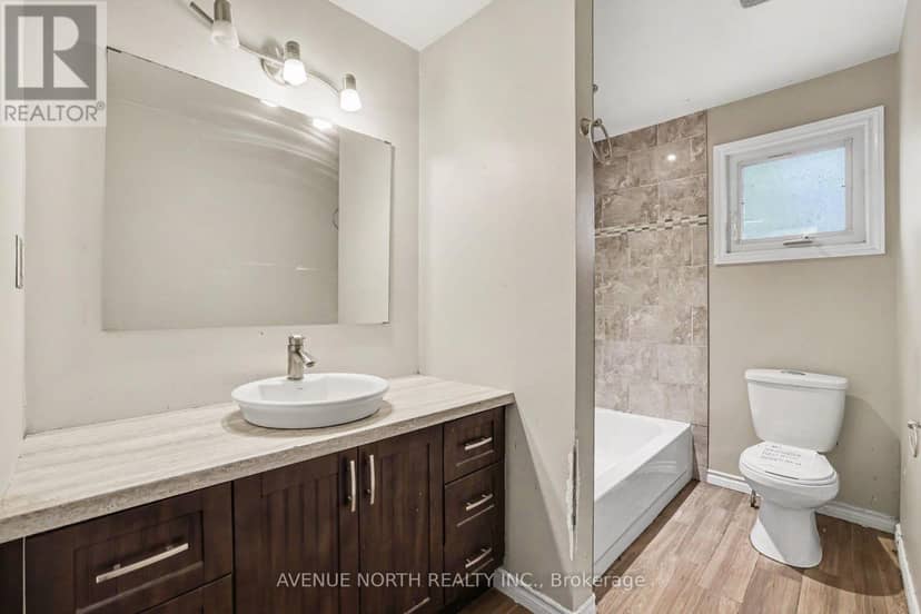 68 Downsview Crescent — photo 18 of 20