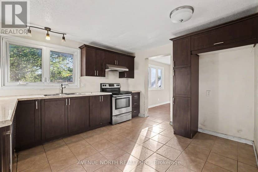 68 Downsview Crescent — photo 4 of 20