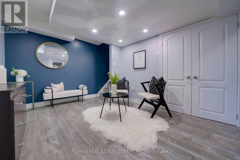 120 - 1380 Costigan Road — photo 17 of 31