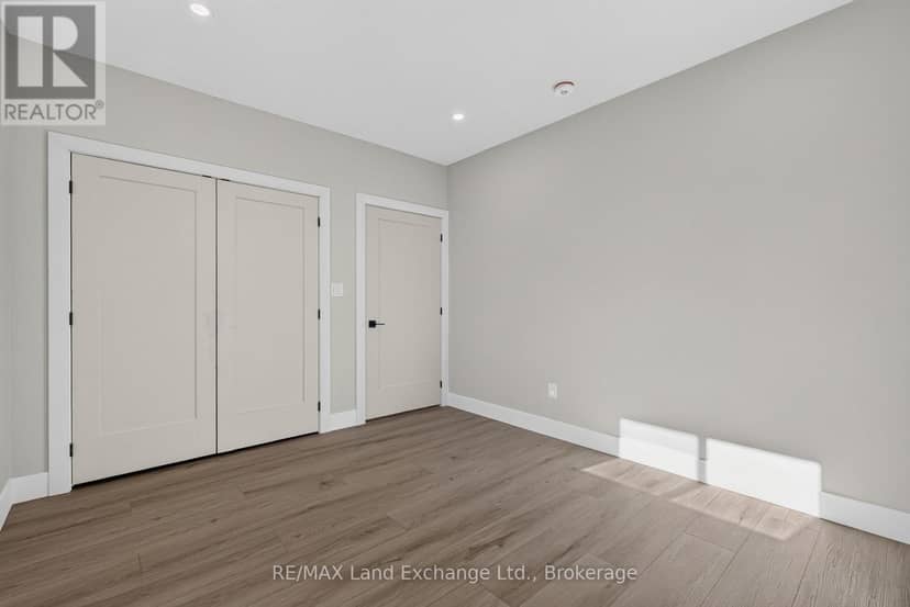 48 McTavish Crescent — photo 33 of 40