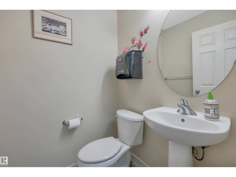 1764 Melrose Cr SW — photo 24 of 40